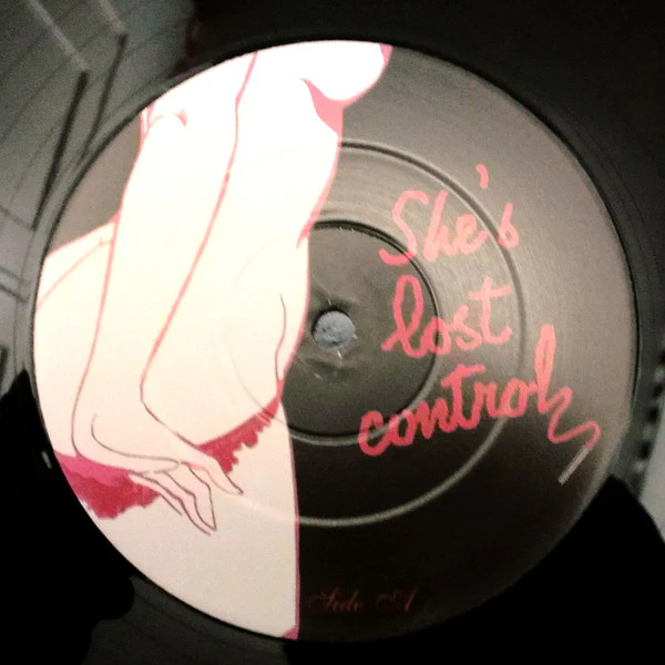 AGENT PROVOCATEUR FEATURING SIOBHAN FAHEY, She's Lost Control (Sanctuary; 5 050 159 028 160., UK 2004, Picture Sleeve) 12" VG/VG - Image 3