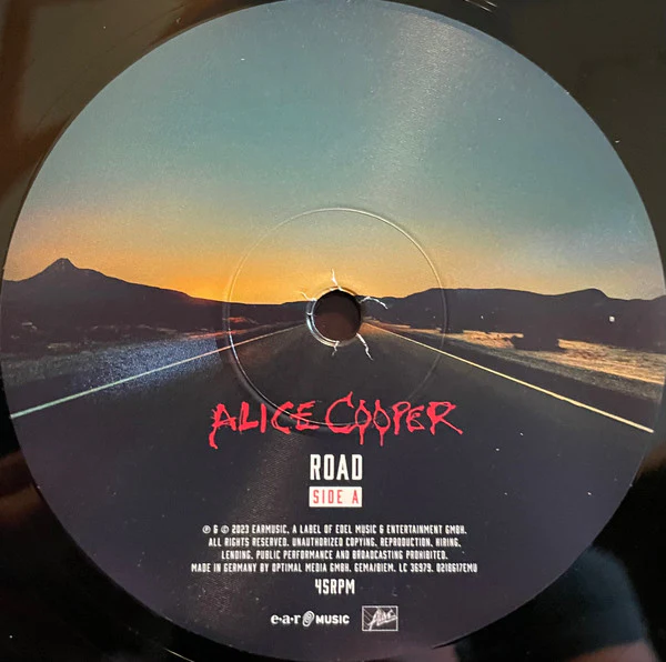 ALICE COOPER, Road (Ear Music; 0218617EMU, Europe 2023, Gatefold, 2 Inners, With DVD in Card Sleeve) 2xLP VG+/VG+ - Image 3