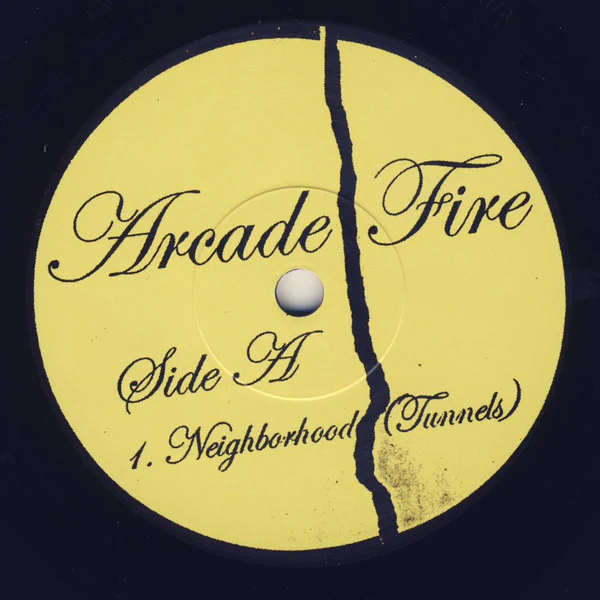 ARCADE FIRE, Neighborhood #1 (Tunnels) (Legacy; 19075986147, USA, Canada & Europe 2019 Reissue, Foldout Card Picture Sleeve in Stickered PVC, Record Store Day 2019) 7" VG/VG - Image 3