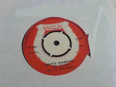 BIG YOUTH / GLEN ADAMS, Natty Warning / Turn Around (Lucky; DL 5103, UK 1976, 4-Prong Centre) 7" /VG