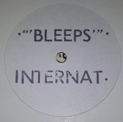 BLEEPS INTERNATIONAL, Bleeps International (Fast Forward Records; BLEEP 1, UK 1990, Stamped White Label) 12" /G+