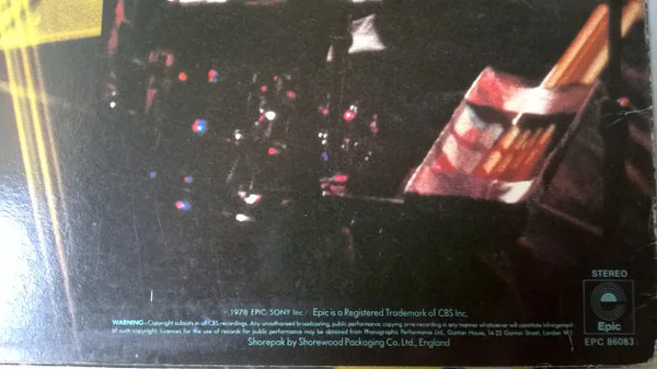 CHEAP TRICK, At The Budokan (Epic White Labels; EPC 86083, UK 1978, Booklet, Black Vinyl) LP VG/VG+ - Image 2