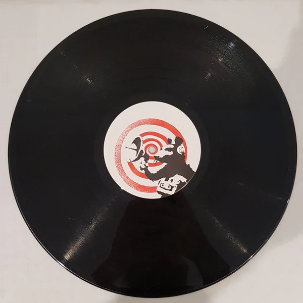 DIRTY FUNKER, Future (Spirit Recordings; DF007, UK 2008, Limited Banksy Cover White/Red, Promo Sticker On Sleeve) LP G+/G+ - Image 3