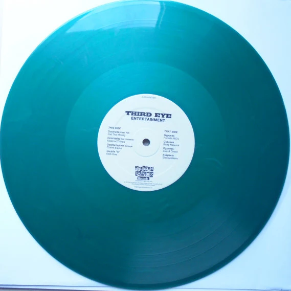 DOOMZDAY / GYPCEES / SUSPECTS, Third Eye Entertainment (Chopped Herring Records; CHTHIRDEYE01, UK 2020, Limited Edition, Green/Silver) 12" EP EX/EX - Image 2