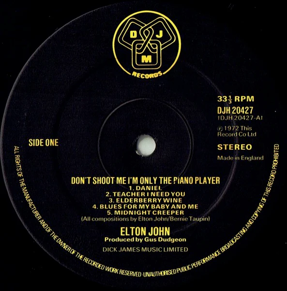 ELTON JOHN, Don't Shoot Me I'm Only The Piano Player (DJM Records; DJH 20427, UK 1970s Reissue, Gatefold, Booklet, A10/B10) LP VG/VG+ - Image 3