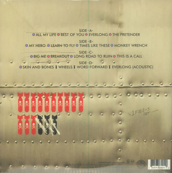 FOO FIGHTERS, Greatest Hits (Roswell Records; 88697-36921-1, US 2021, Embossed Gatefold Sleeve, 2 Inners, Red Vinyl) 2xLP EX/EX - Image 2