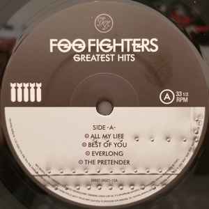 FOO FIGHTERS, Greatest Hits (Roswell Records; 88697-36921-1, US 2021, Embossed Gatefold Sleeve, 2 Inners, Red Vinyl) 2xLP EX/EX - Image 3