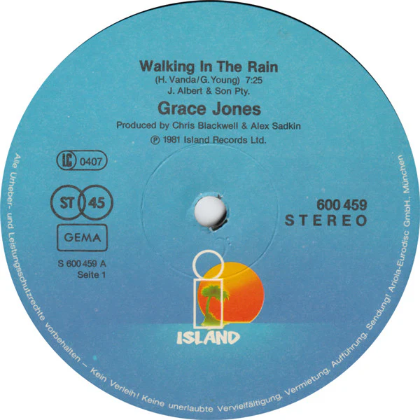 GRACE JONES, Walking In The Rain (Island Records; 600 459, Germany 1981) 12" VG/VG - Image 3