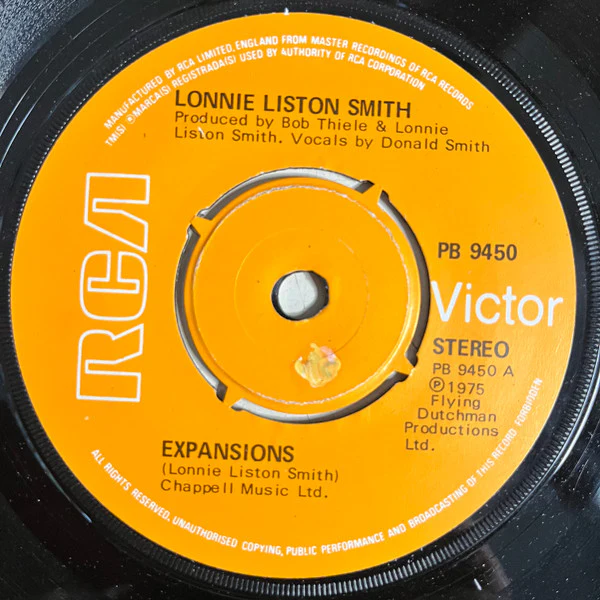 LONNIE LISTON SMITH, Expansions / A Chance For Peace (RCA; PB 9450, UK 1979 Reissue, 4-Prong Centre) 7" /EX