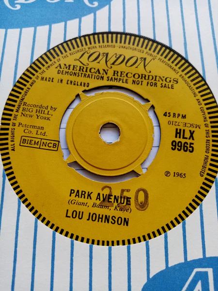 LOU JOHNSON, Please Stop The Wedding/Park Avenue (London American Recordings; HLX 9965, UK 1965, Promo, Company Sleeve) 7" VG/VG - Image 2