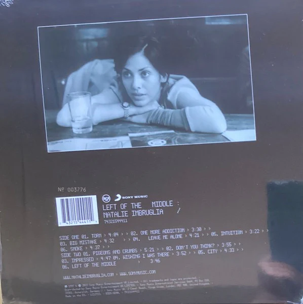NATALIE IMBRUGLIA, Left Of The Middle (RCA; 74321544411, Europe 2022 Reissue, Insert, 180 Gram Blue Translucent Vinyl, Numbered) LP VG+/VG+ - Image 2