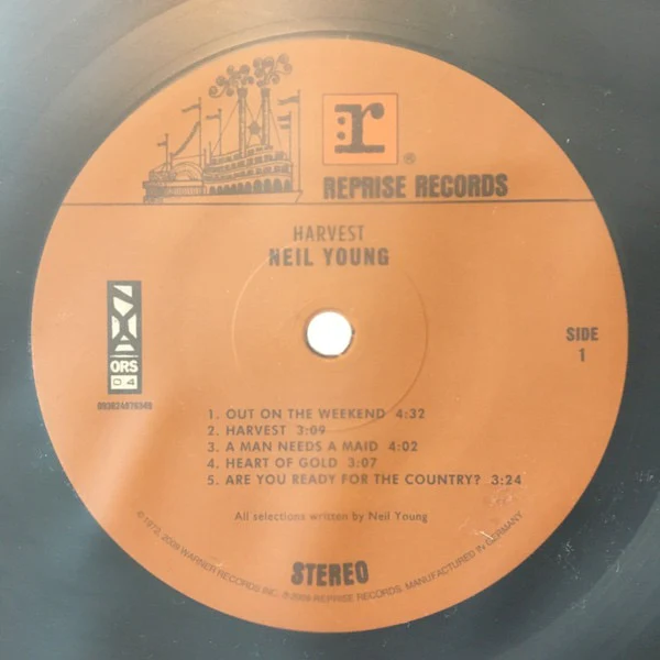 NEIL YOUNG, Harvest (Reprise Records; 093624976349, US 2009 Reissue, Textured Gatefold, Insert, 140 Gram Vinyl) LP VG+/VG+ - Image 3