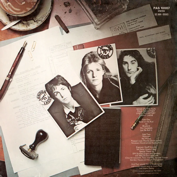 PAUL MCCARTNEY AND WINGS, Band On The Run (Apple; PAS1007, UK 1973, Inner With Three Corners Cut, Poster) LP VG+/VG - Image 2