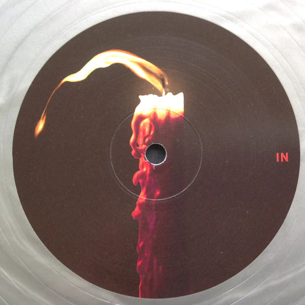 QUEENS OF THE STONE AGE, In Times New Roman... (Matador; OLE1947LP4, Europe 2023, Gatefold, 2 Inserts, Silver Vinyl) 2xLP VG/VG+ - Image 3