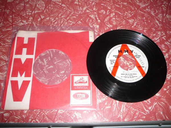 RAY CHARLES AND HIS ORCHESTRA, Smack Dab In The Middle / I Wake Up Crying (His Master's Voice; POP 1350, UK 1964, Promo, 4-Prong Centre) 7" /EX