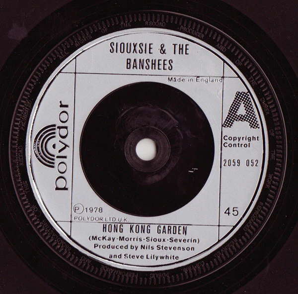 SIOUXSIE AND THE BANSHEES, Hong Kong Garden (Polydor Silver Injection Label; 2059 052, UK 1978, Gatefold Sleeve With Lyrics) 7" G+/VG - Image 3