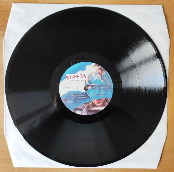 STR4TA, Str4tasfear (Brownswood Recordings; BWOOD0287LP, UK 2022, Gatefold, Insert, Gilles Peterson ) 2xLP VG+/VG - Image 3