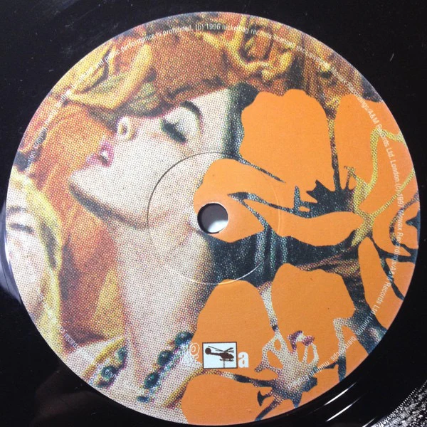 SUKIA, Contacto Espacial Con El Tercer Sexo (Mo Wax; MW073, UK 1997, Gatefold with Die cut Inner pockets) 2xLP VG/VG - Image 3