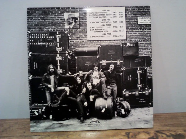 THE ALLMAN BROTHERS BAND, The Allman Brothers Band At Fillmore East (Polydor Red Labels With STEMRA Box; 2673021, Netherlands 1974 Reissue, Gatefold) 2xLP VG+/VG+ - Image 2