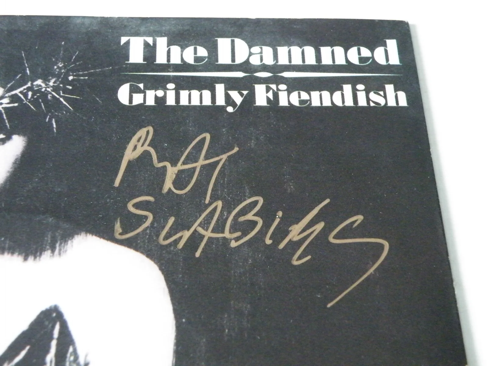 THE DAMNED, Grimly Fiendish (MCA Records ; GRIM 1, UK 1985, Picture Sleeve, Signed On Front Sleeve By Rat Scabies) 7" VG+/VG+ - Image 2
