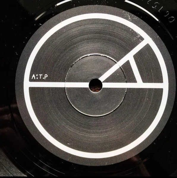 YARD ACT, The Trapper's Pelts / Fixer Upper (ZEN F.C. ; ZEN FC 002S, UK 2020, Triple Fold Over Sleeve With Red Print, Sticker, Numbered Limited Edition) 7" VG+/VG+ - Image 3